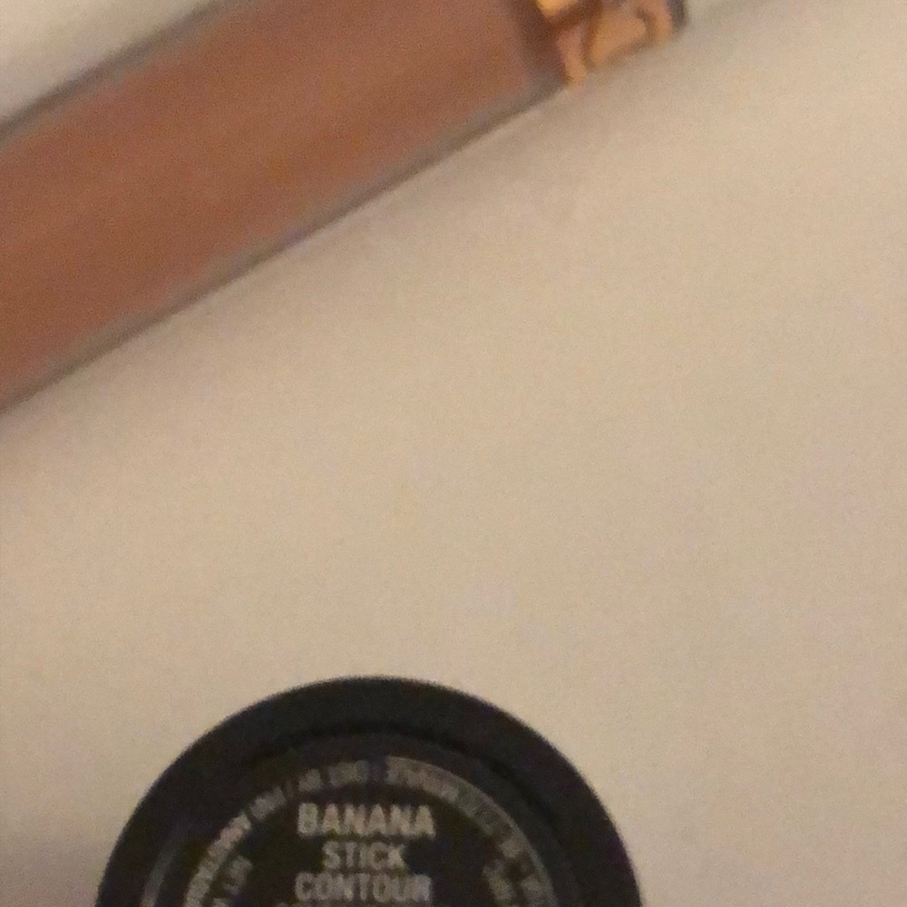 5/$15 Anastasia Beverly Hills Foundation Stick - Picture 6 of 6
